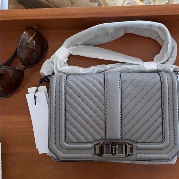 Rebecca Minkoff Handbags - Rebecca Minkoff chevron quilted love crossbody